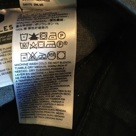 Levi’s - Picture 5 of 7